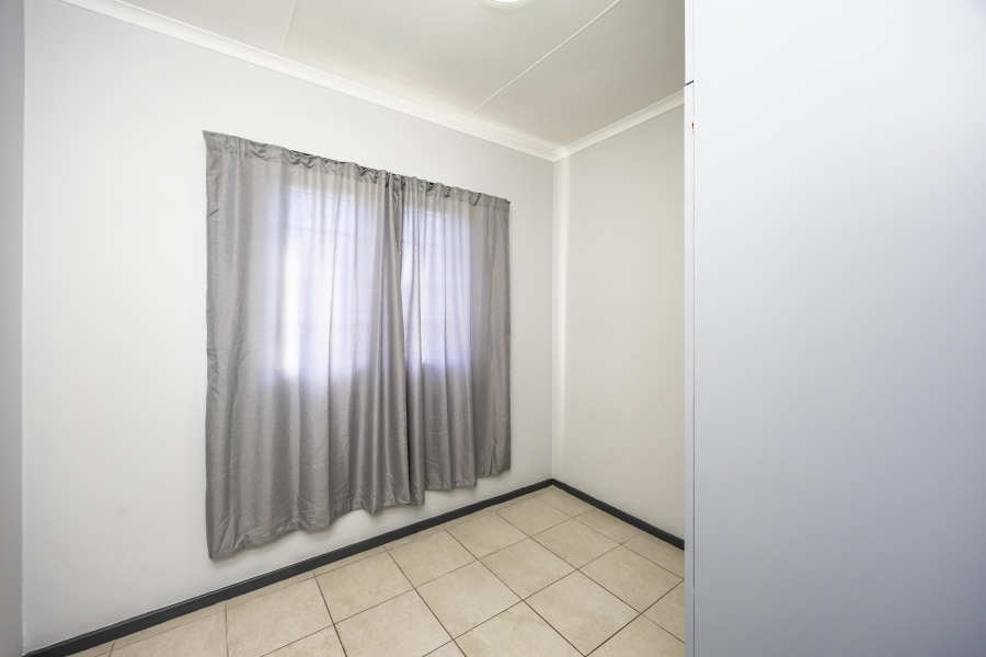 To Let 3 Bedroom Property for Rent in Beacon Bay Eastern Cape
